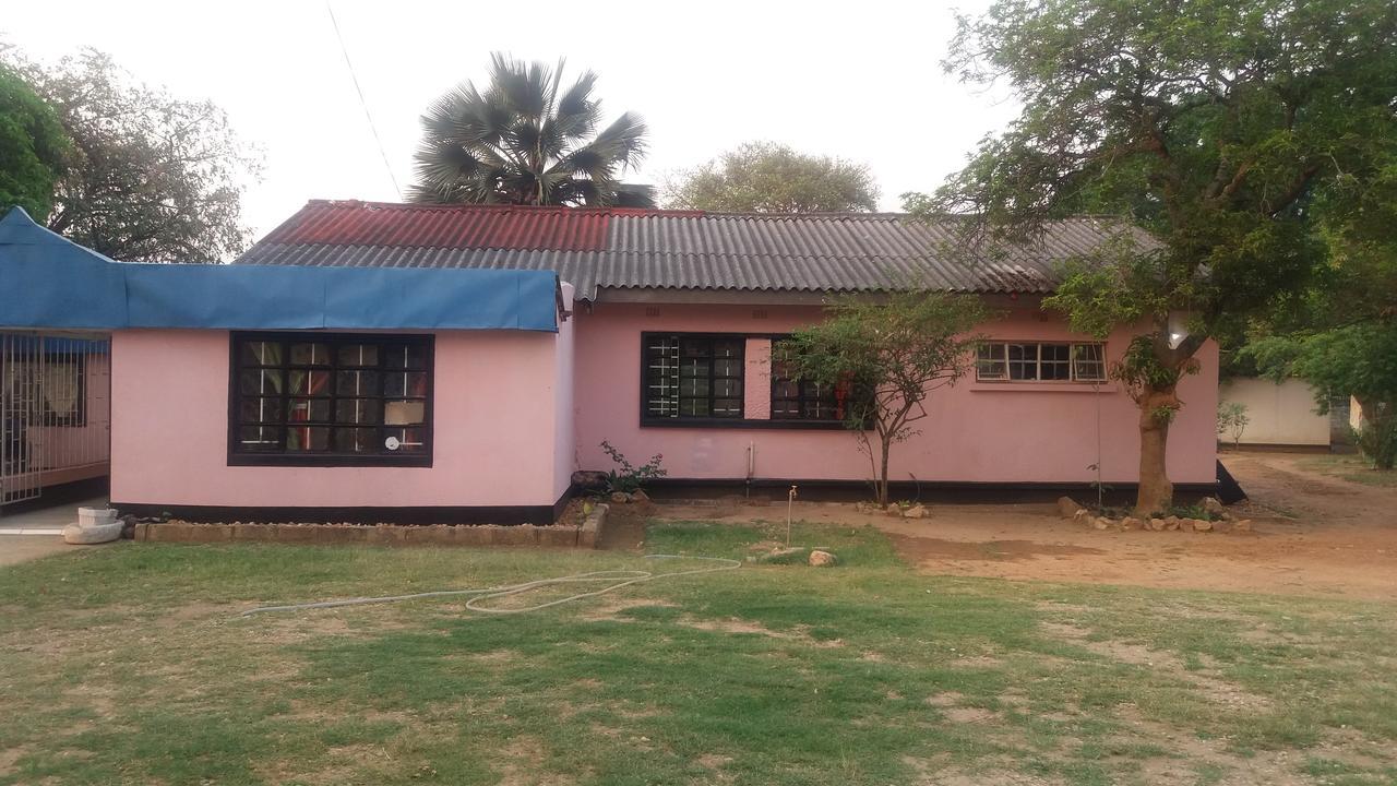 Kumunzi Backpackers Hostel Lusaka Luaran gambar